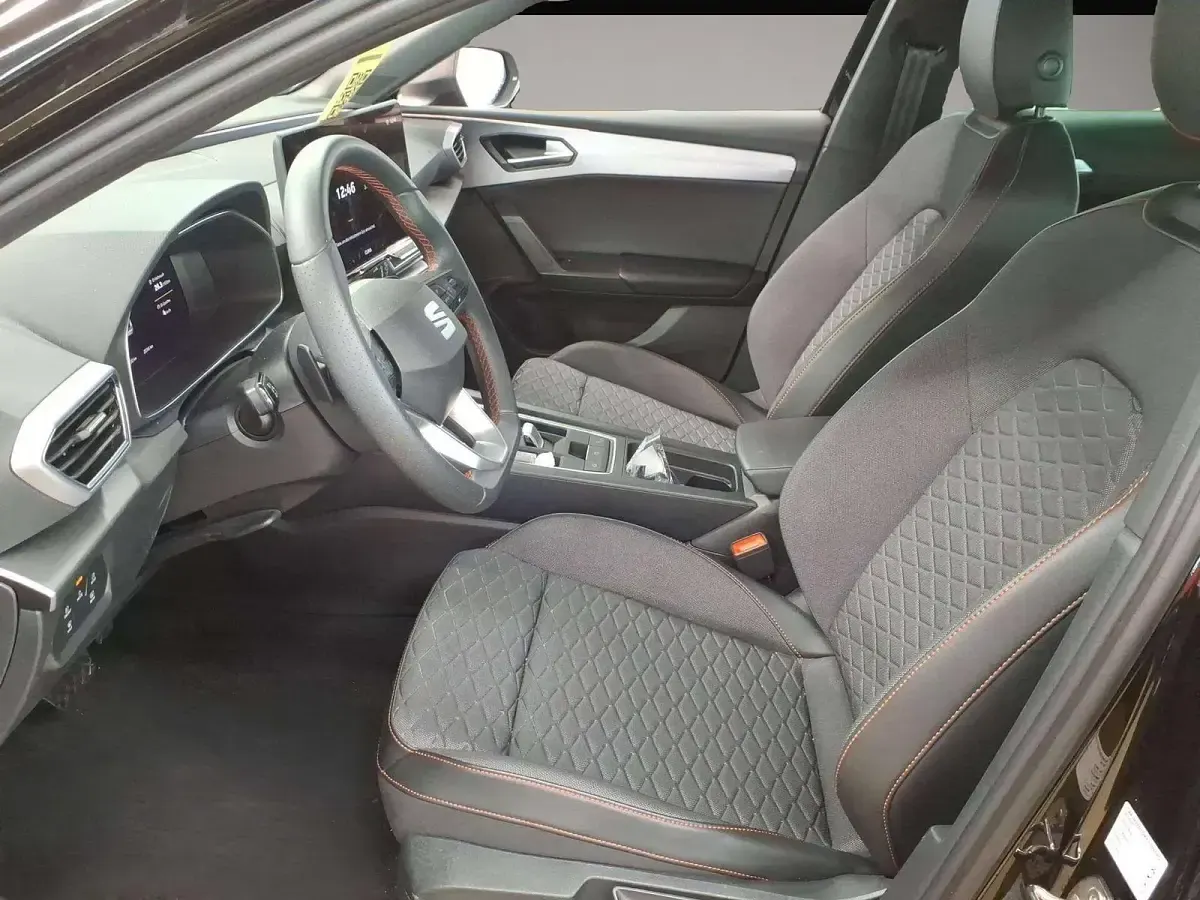 Gebraucht Seat Leon FR 150 PS (110 kW) 2025 Manufacturer Limousine