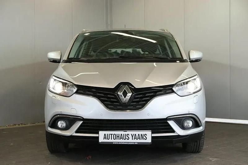 Silber Gebraucht 2017 Renault Grand Scénic IV Intens Van / Kleinbus | 15.949 € (Fairer Preis) - Bild 1/4