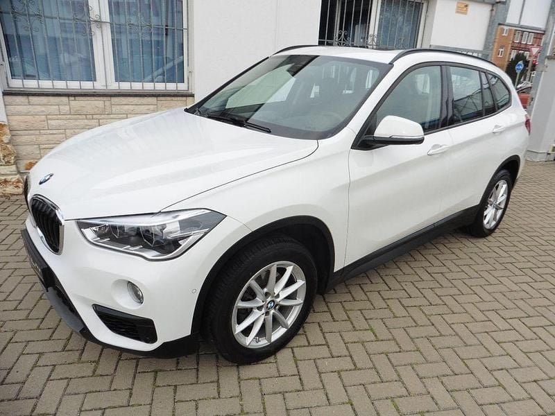 Alpinweiß Gebraucht 2019 BMW X1 Advantage SUV | 21.950 € (Fairer Preis) - Bild 1/4