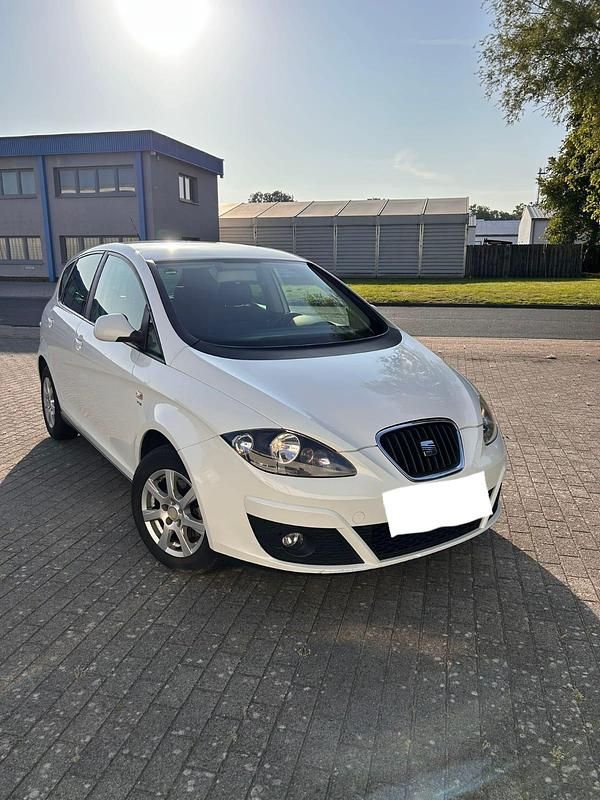 Weiß Gebraucht 2010 Seat Altea Van / Kleinbus | 2.400 € (Guter Preis) - Bild 1/4