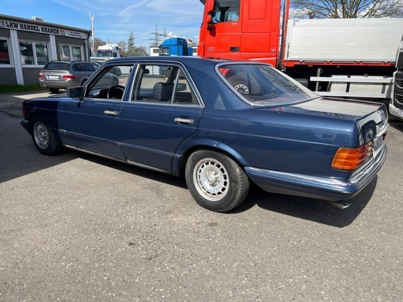 Second-hand Mercedes E280 185 CP (136 kW) 1984 Albastru Berlinǎ