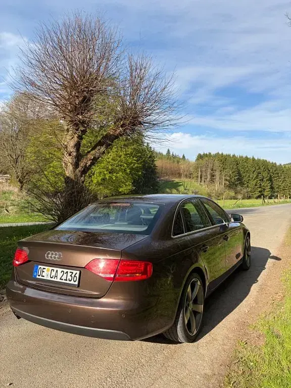 Używany Audi A4 S-Line 160 KM (117 kW) 2011 Brązowy Sedan/Limuzyna
