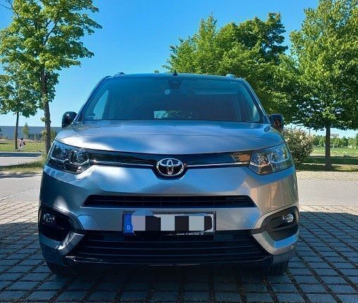 Silber Gebraucht 2022 Toyota Proace City Van | 20.995 € (Fairer Preis) - Bild 1/4