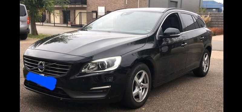 Schwarz Gebraucht 2014 Volvo V60 Kinetic Kombi | 9.999 € (Fairer Preis) - Bild 1/4