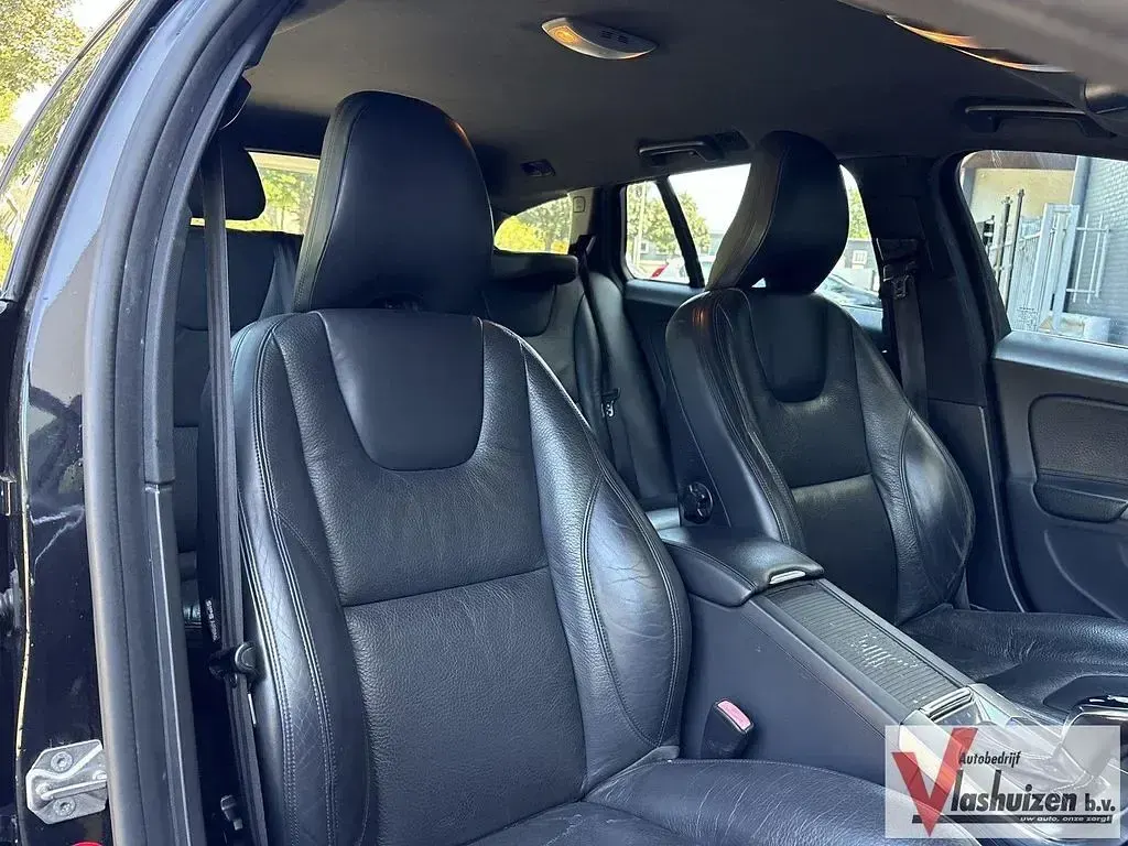 Gebraucht Volvo V60 Summum 286 PS (210 kW) 2013 Schwarz Kombi