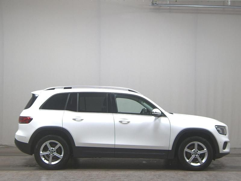 Polarweiss unilack Gebraucht 2023 Mercedes GLB180 Style SUV | 25.780 € (Guter Preis) - Bild 1/4