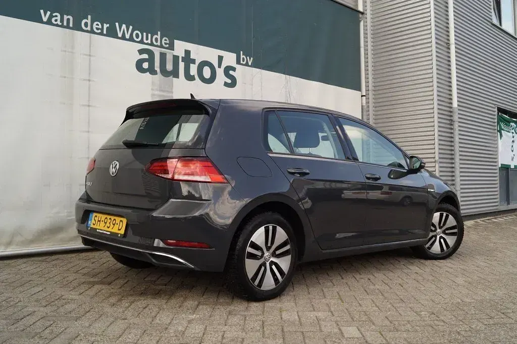 Gebraucht VW e-Golf 100 kW (136 PS) 2018 Grau Kleinwagen