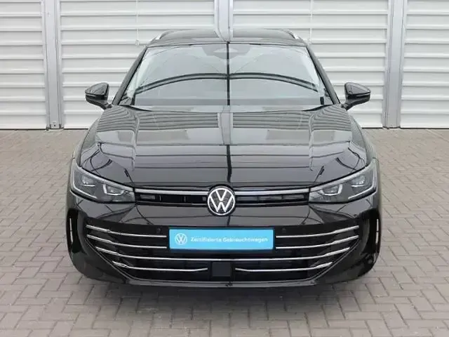 Gebraucht VW Passat Elegance 150 PS (110 kW) 2025 Schwarz Kombi