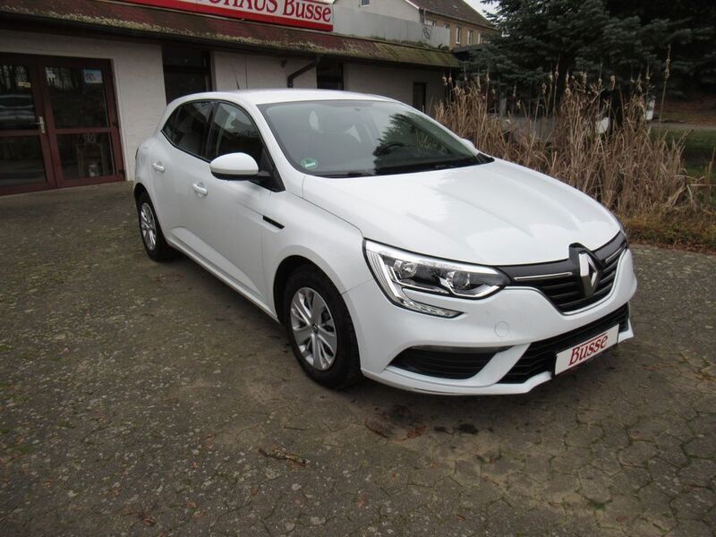 Gebraucht Renault Mégane IV Life 116 PS (85 kW) 2019 Weiß Limousine