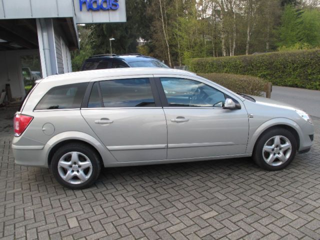 Gebraucht Opel Astra Edition 120 PS (88 kW) 2007 Andere farbe metallic Kombi