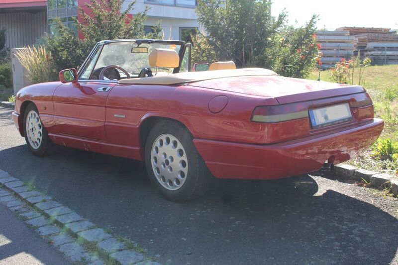 Gebraucht Alfa Romeo Spider 120 PS (88 kW) 1990 Rot Cabrio