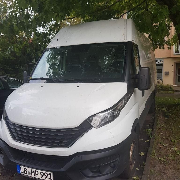 Gebraucht Iveco Daily 136 PS (100 kW) 2020 Weiß Van / Kleinbus