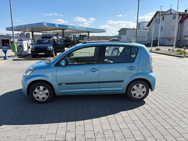 Gebraucht Daihatsu Sirion 87 PS (63 kW) 2005 Blau Kleinwagen