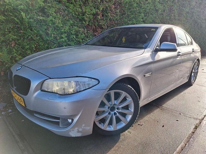 Grau Gebraucht 2013 BMW 535 Executive Limousine | 8.300 € - Bild 1/4