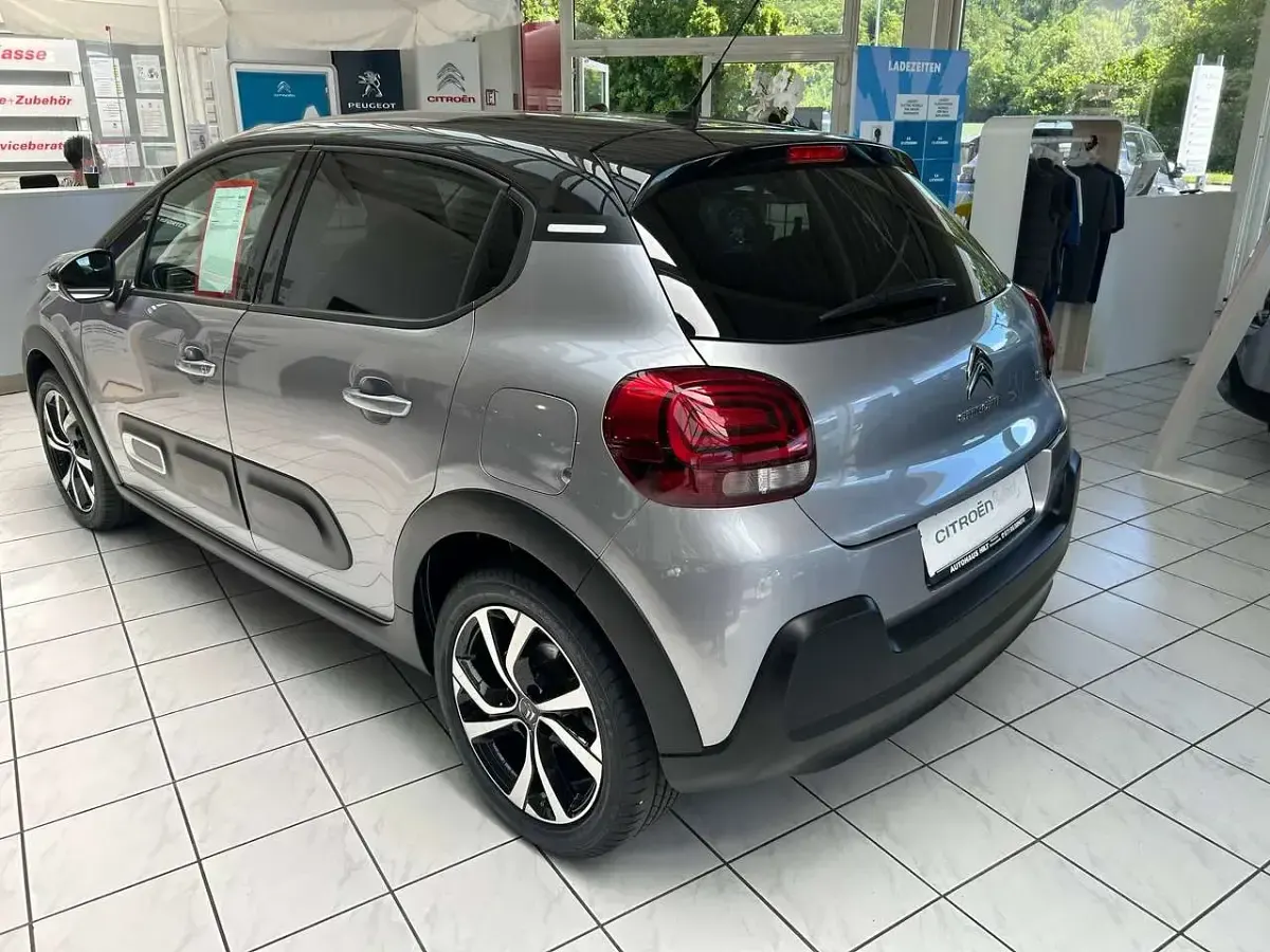Gebraucht Citroën C3 PureTech 110 PS (80 kW) 2022 Stahl grau Kleinwagen