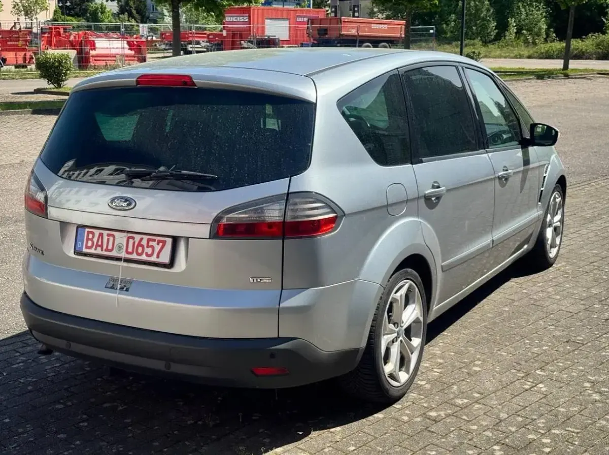 Gebraucht Ford S-MAX Titanium 2007 Silber Van / Kleinbus