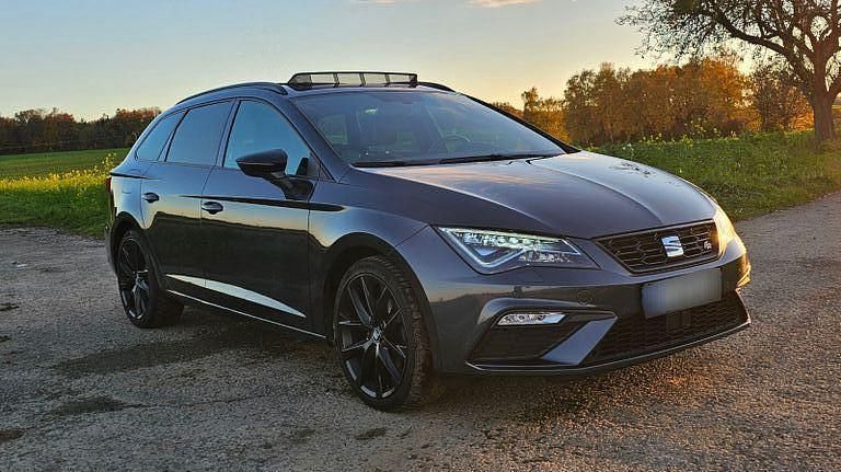 Grau Gebraucht 2020 Seat Leon FR Kombi | 17.900 € (Fairer Preis) - Bild 1/4