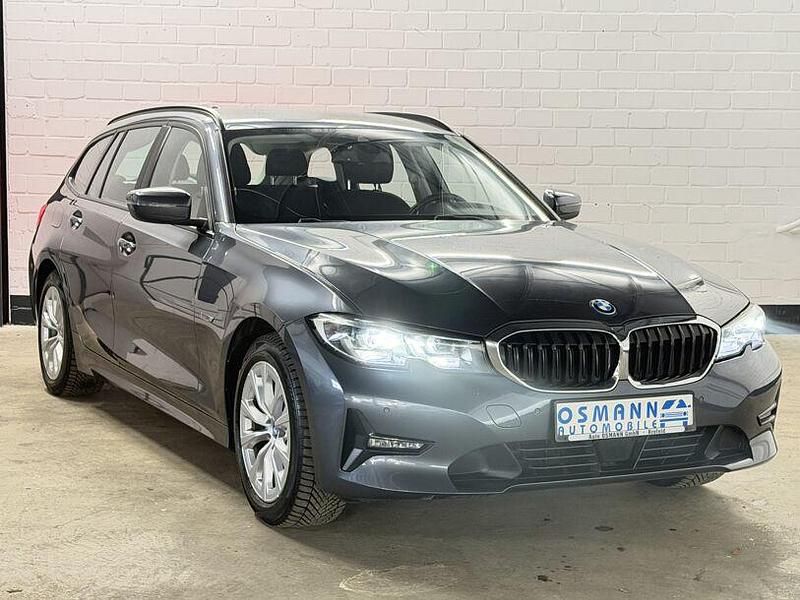 Gebraucht BMW 320e Advantage 163 PS (119 kW) 2022 Grau Kombi