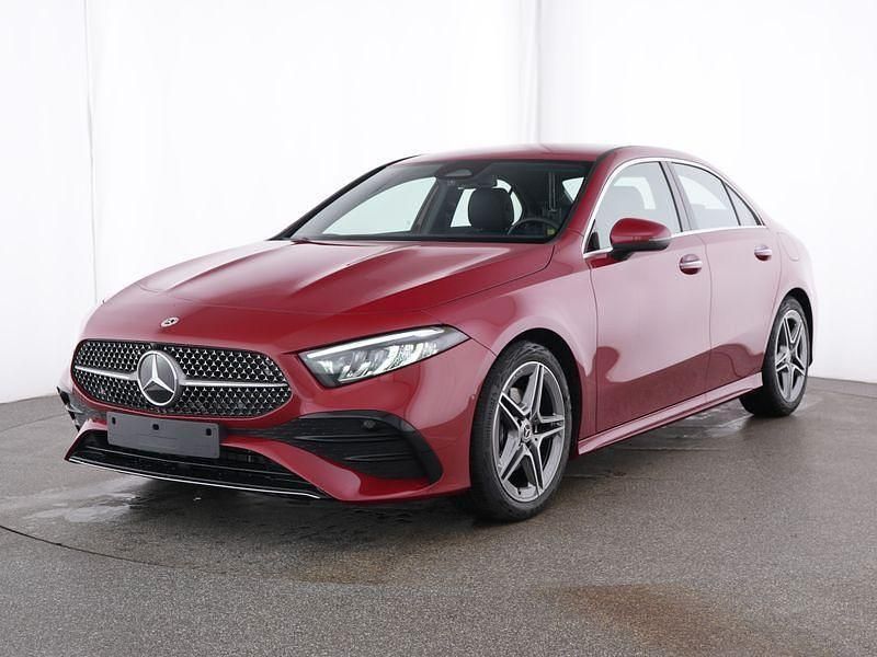 Rot Gebraucht 2024 Mercedes A180 AMG Limousine | 34.390 € (Etwas zu teuer) - Bild 1/4