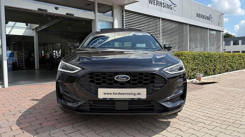Gebraucht Ford Focus ST-Line X 155 PS (114 kW) 2022 Magnetic grau metallic Limousine