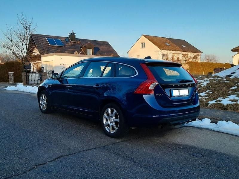 Gebraucht Volvo V60 Ocean Race 179 PS (131 kW) 2012 Blau Kombi