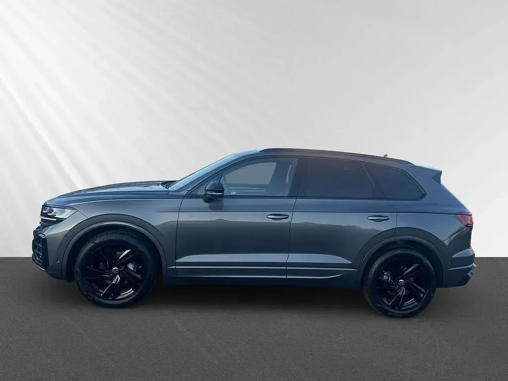 Gebraucht VW Touareg R-line 286 PS (210 kW) 2024 Grau SUV
