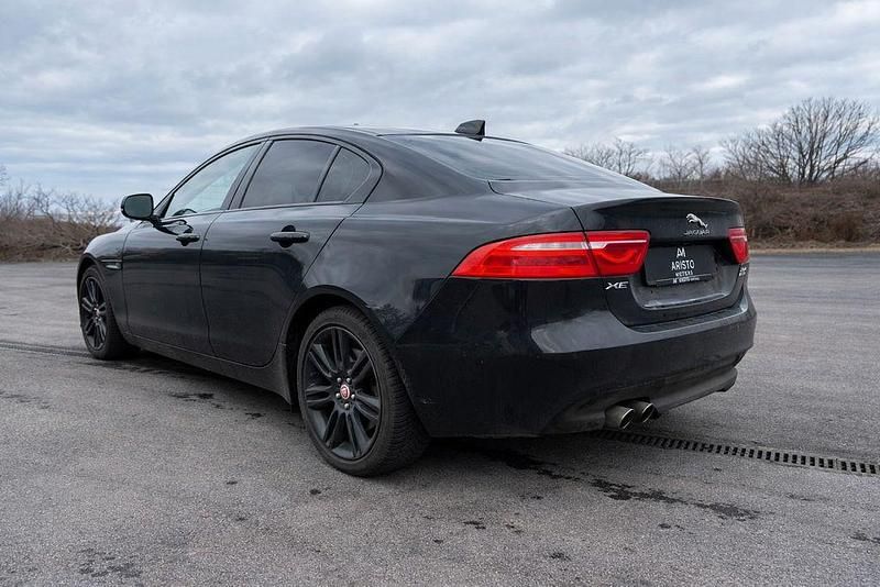Gebraucht Jaguar XE Portfolio 179 PS (131 kW) 2017 Schwarz Limousine