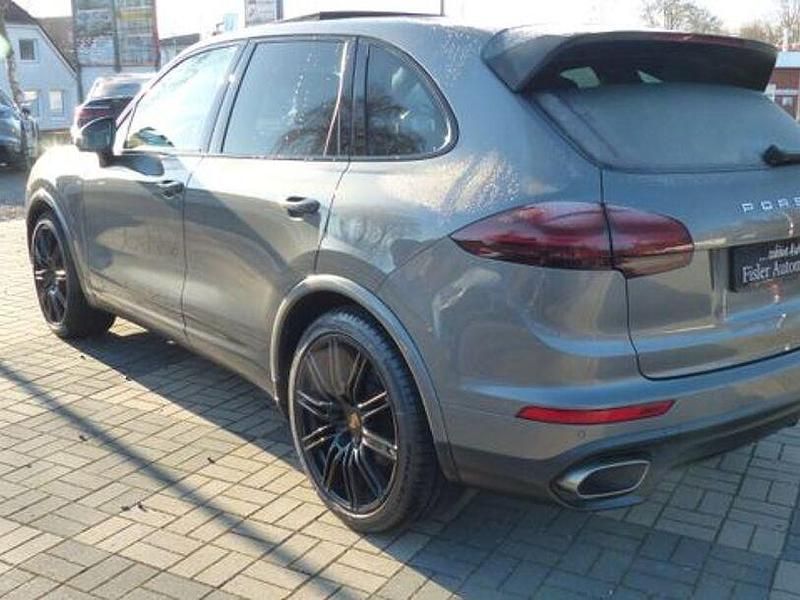 Gebraucht Porsche Cayenne 324 PS (238 kW) 2016 Grau SUV
