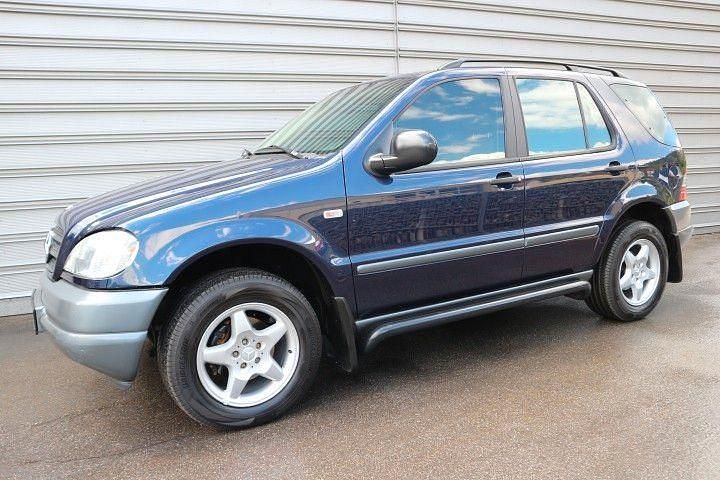 Gebraucht Mercedes ML320 218 PS (160 kW) 2000 Blau SUV