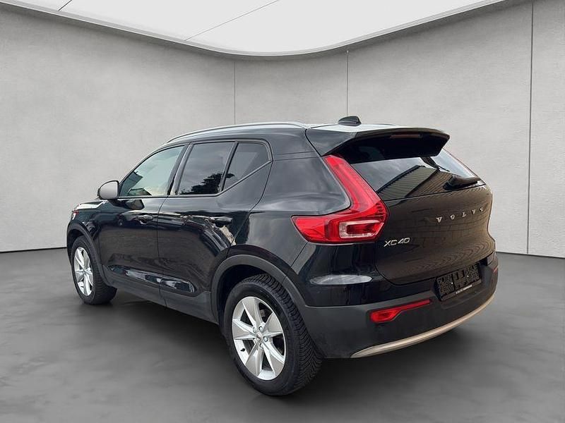 Gebraucht Volvo XC40 163 PS (119 kW) 2024 Schwarz SUV