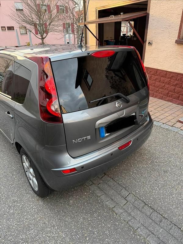 Gebraucht Nissan Note 90 PS (66 kW) 2011 Grau Kleinwagen