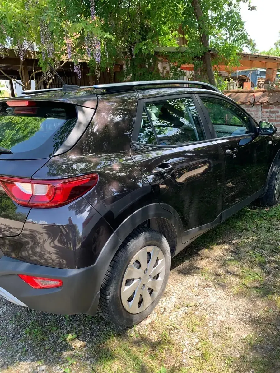 Gebraucht Kia Stonic 62 PS (45 kW) 2018 Braun SUV