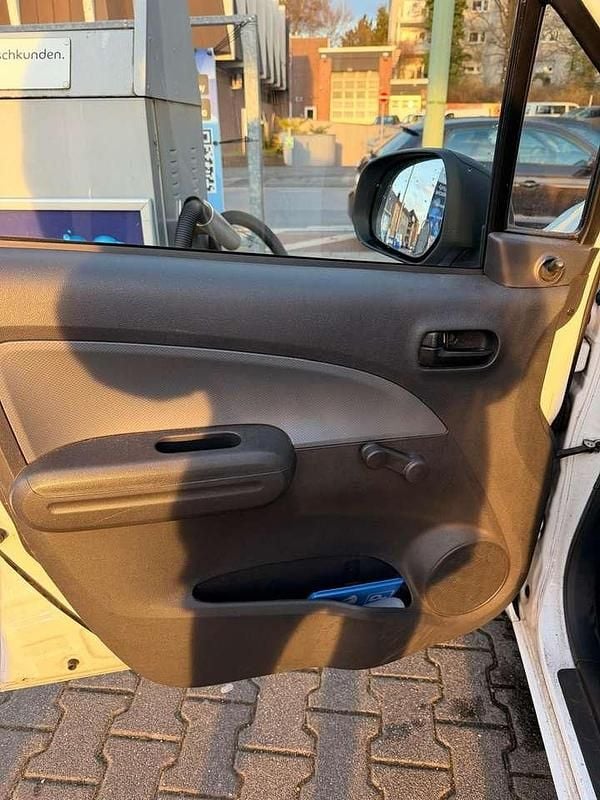 Gebraucht Opel Agila 65 PS (47 kW) 2010 Weiß Kleinwagen