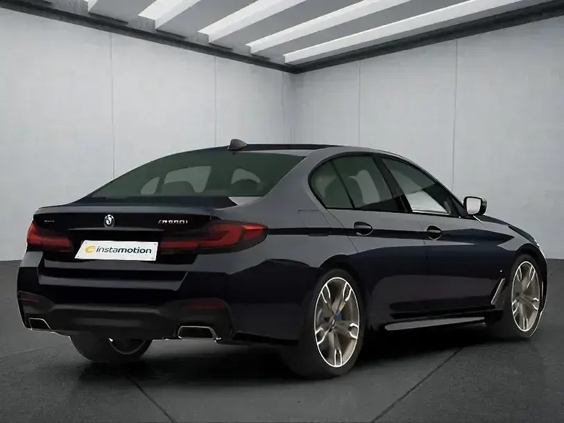 Gebraucht BMW 550 530 PS (389 kW) 2023 Schwarz Limousine