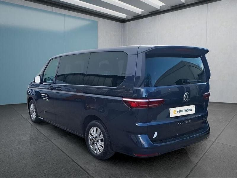 Gebraucht VW Multivan 150 PS (110 kW) 2024 Blau Van
