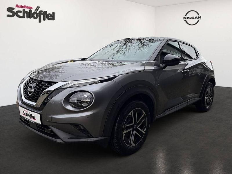 Grau Neu 2025 Nissan Juke SUV | 30.290 € - Bild 1/4