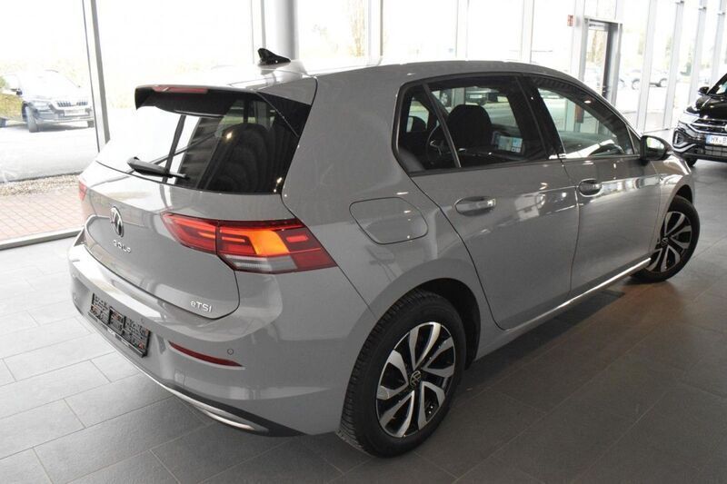 Gebraucht VW Golf VIII Active 110 PS (80 kW) 2021 Grau Kleinwagen
