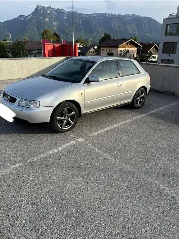 Second-hand Audi A3 125 CP (91 kW) 2000 Argintiu Hatchback