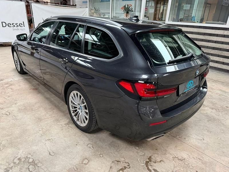 Gebraucht BMW 520 163 PS (119 kW) 2022 Grau Kombi