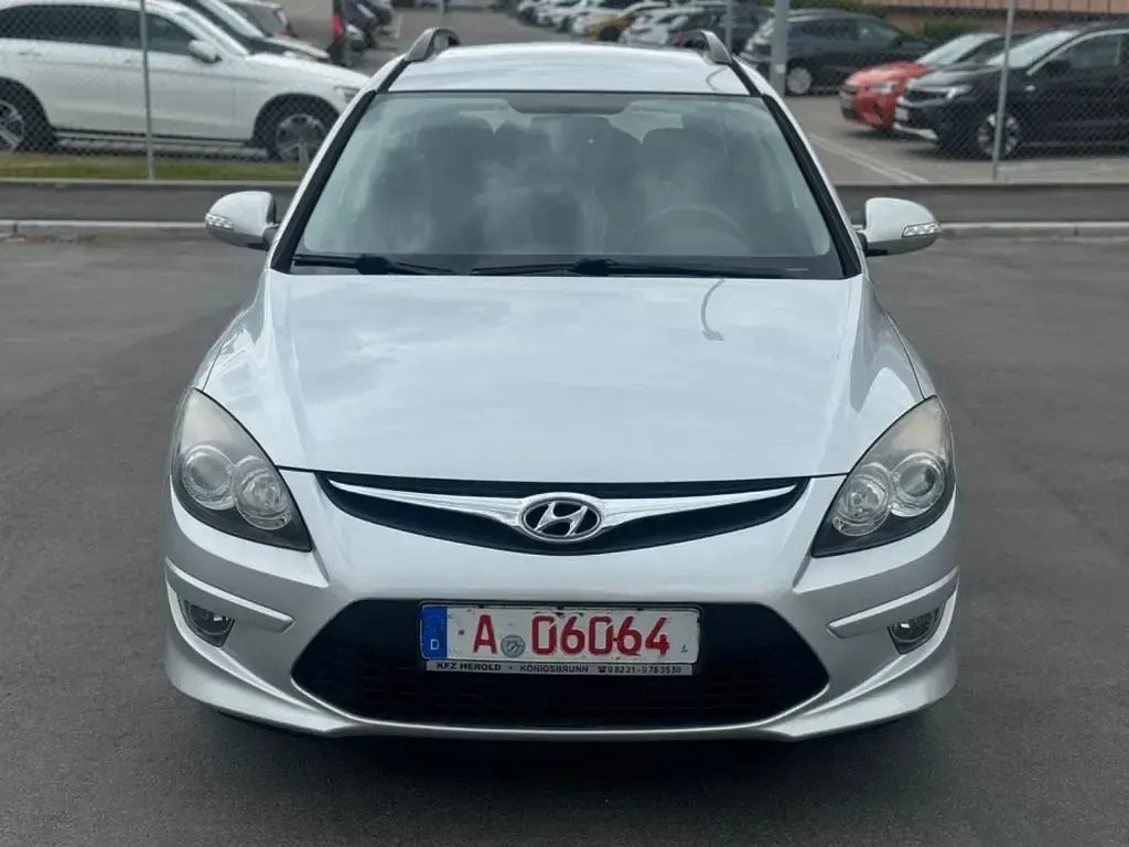Gebraucht Hyundai i30 Edition+ 109 PS (80 kW) 2011 Grau Kombi