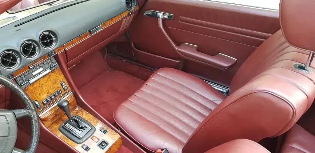 Gebraucht Mercedes SL500 241 PS (177 kW) 1985 Gold Cabrio