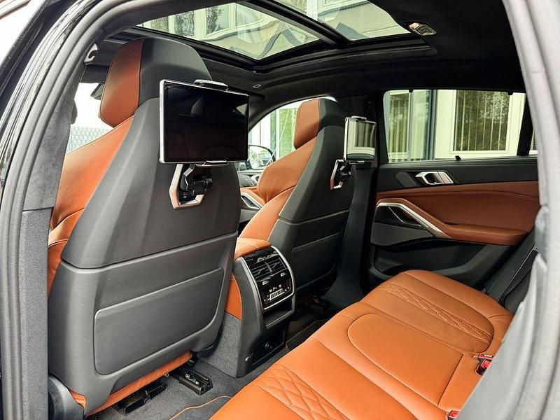Schwarz Gebraucht 2024 BMW X6 M Sport SUV | 118.850 € (Teuer) - Bild 1/4