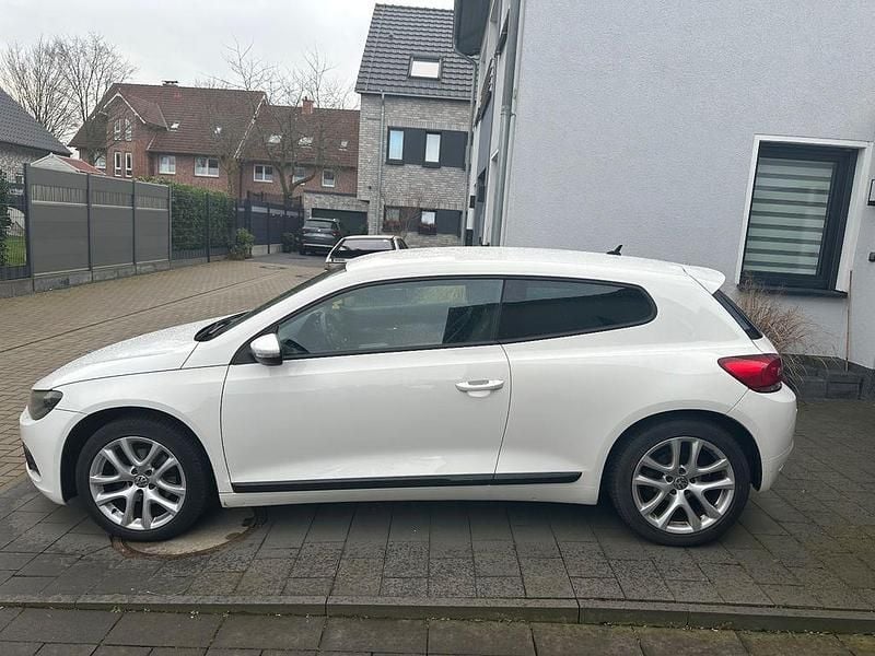 Weiß Gebraucht 2009 VW Scirocco Coupé | 4.990 € (Superpreis) - Bild 1/4