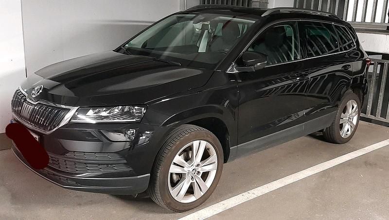 Schwarz Gebraucht 2020 Skoda Karoq SUV | 22.999 € (Guter Preis) - Bild 1/4