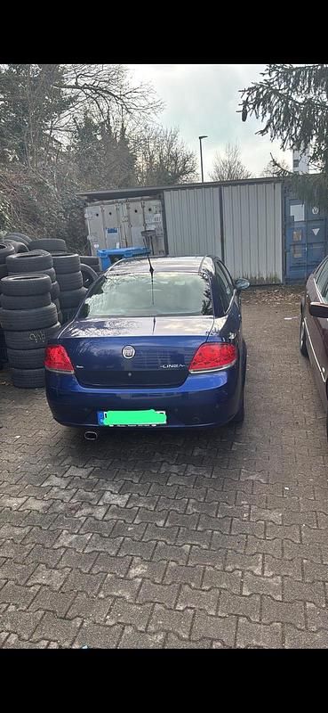 Gebraucht Fiat Linea 120 PS (88 kW) 2009 Blau Limousine