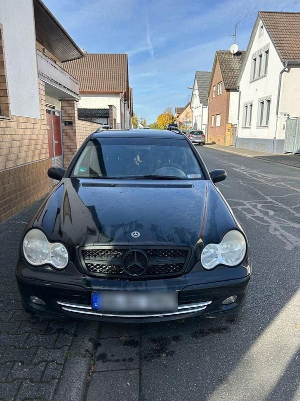 Schwarz Gebraucht 2004 Mercedes C200 Classic Kombi | 1.050 € (Fairer Preis) - Bild 1/4