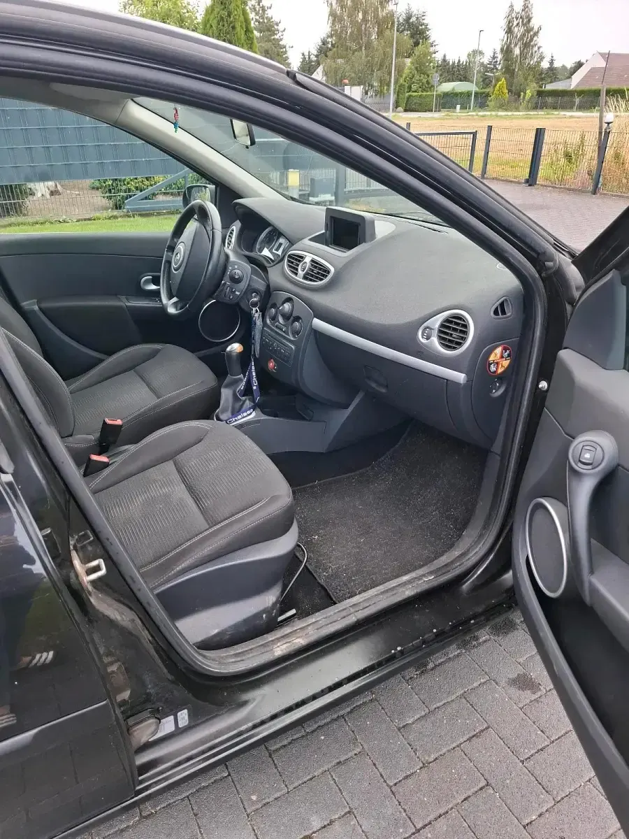 Gebraucht Renault Clio III 75 PS (55 kW) 2011 Schwarz Kleinwagen
