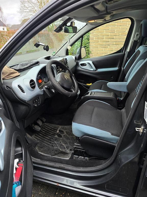 Gebraucht Citroën Berlingo Tendance 92 PS (67 kW) 2015 Grau Van / Kleinbus