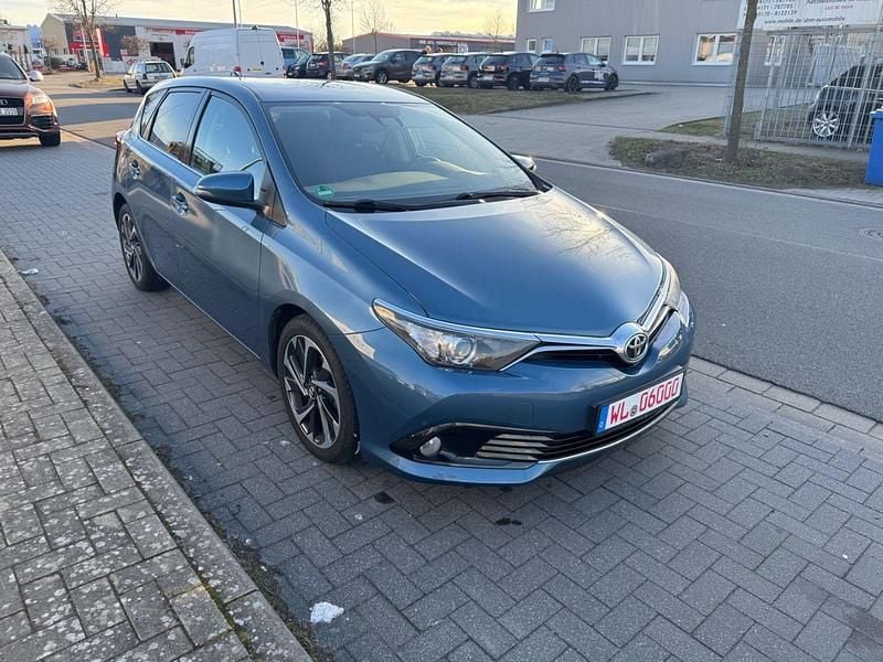 Gebraucht Toyota Auris Design 111 PS (81 kW) 2016 Blau Limousine