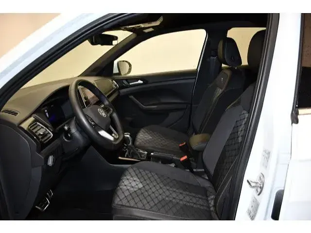 Gebraucht VW T-Cross R-line 150 PS (110 kW) 2025 Pure white SUV